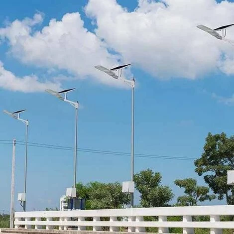 V-TAC VT-ST-300 Réverbère Solaire LED 300W Chip Samsung Avec Télécommande IR Blanc Froid 6000K Corps Blanc IP65 - 20341 3 V-TAC VT-ST-300 Réverbère Solaire LED 300W Chip Samsung Avec Télécommande IR Blanc Froid 6000K Corps Blanc IP65 - 20341 – Image 3